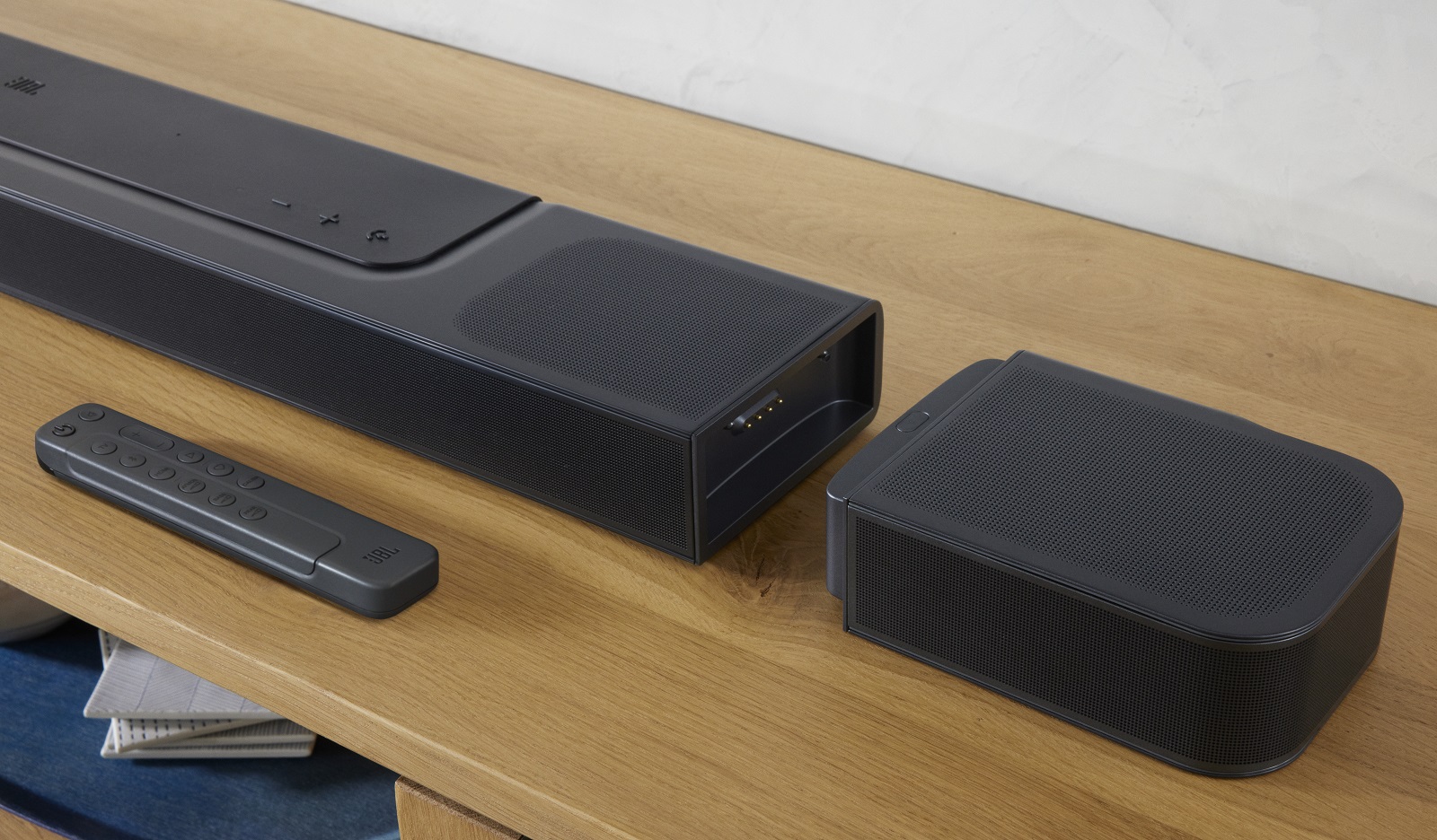 JBL Bar 1000 Review: Massive Dolby Atmos Sound At An JBL Bar 1000 Review: Massive Dolby Atmos Sound At An