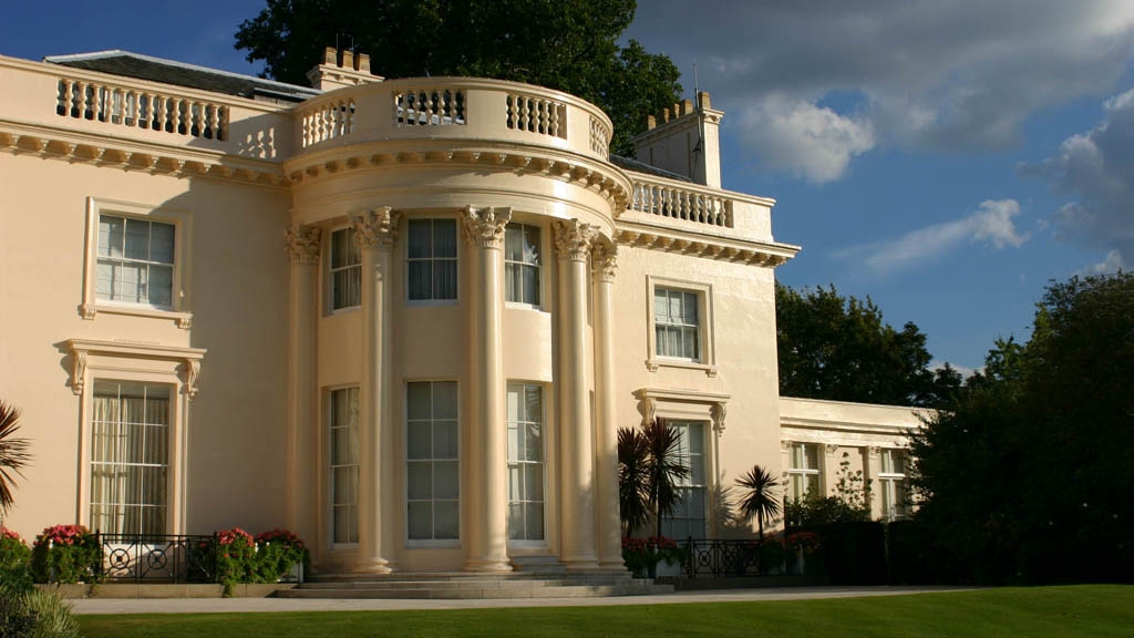 40-Bedroom Mansion Becomes London’s Most Expensive After Listing For $445 Million
