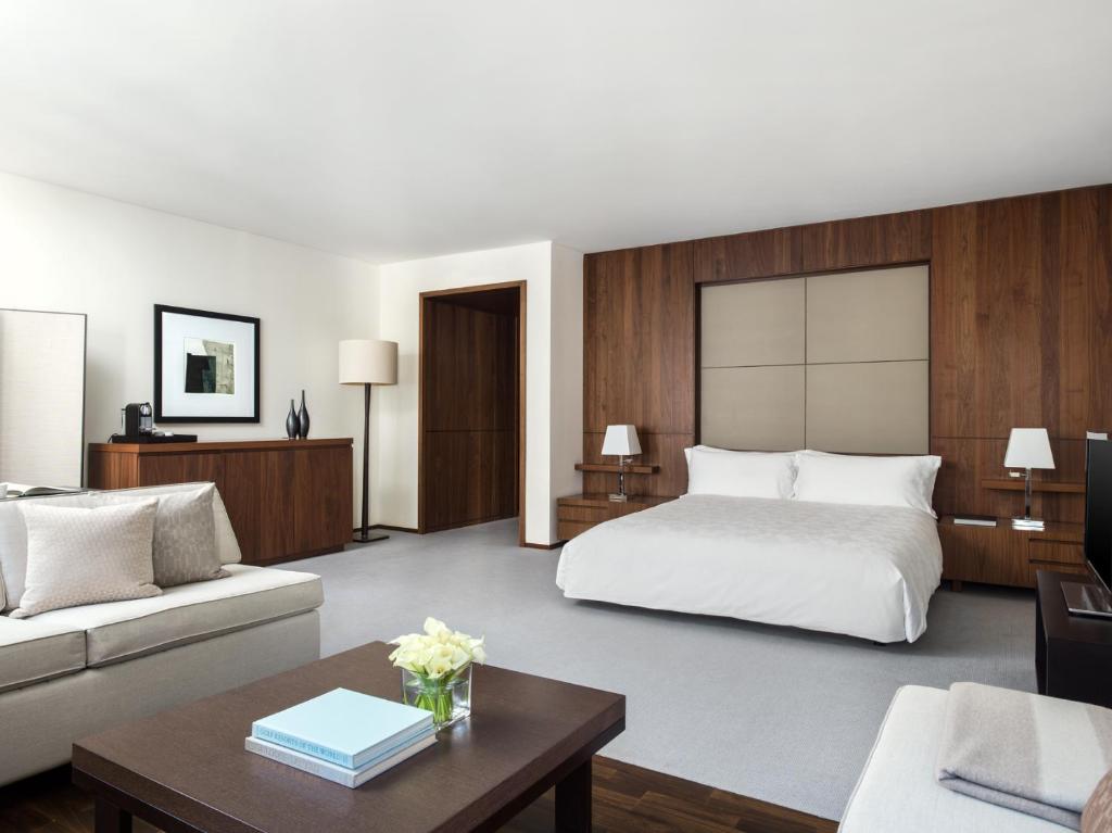 The Langham New York Review: Are These NYC’s Biggest Luxury Hotel Rooms?