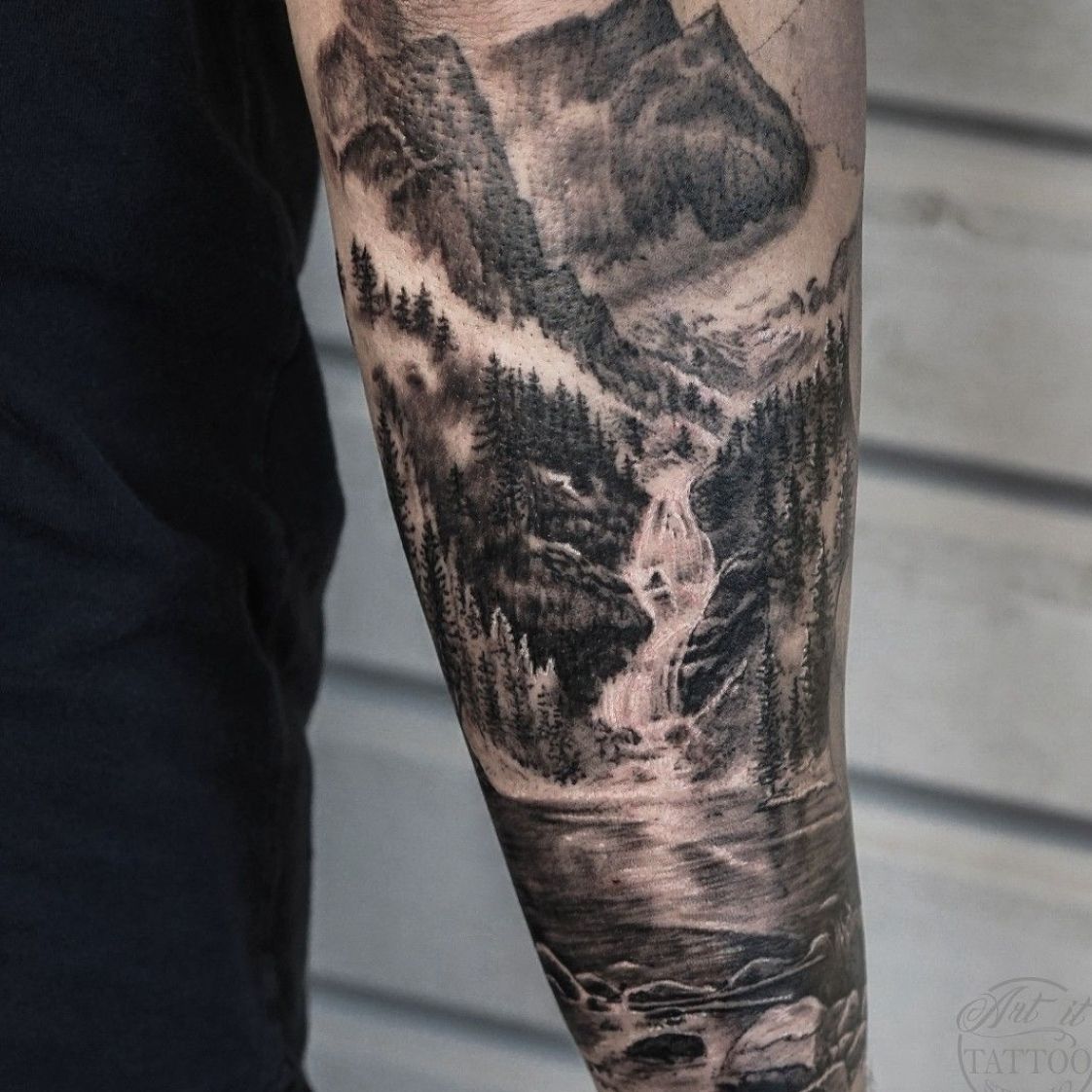arm tattoo
