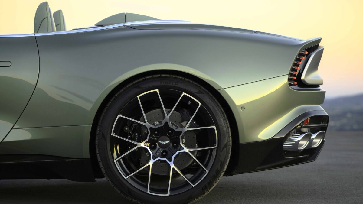 Aston Martin Vanquish Volante