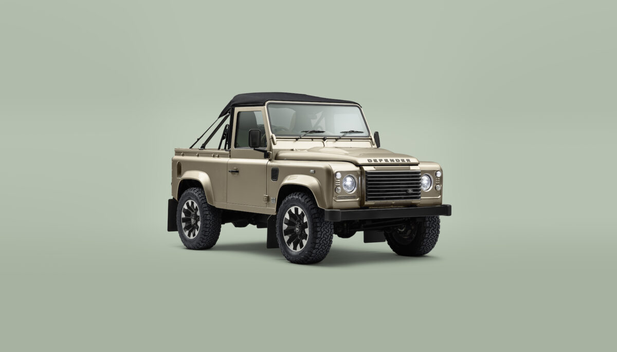 Land Rover Defender V8 Soft Top