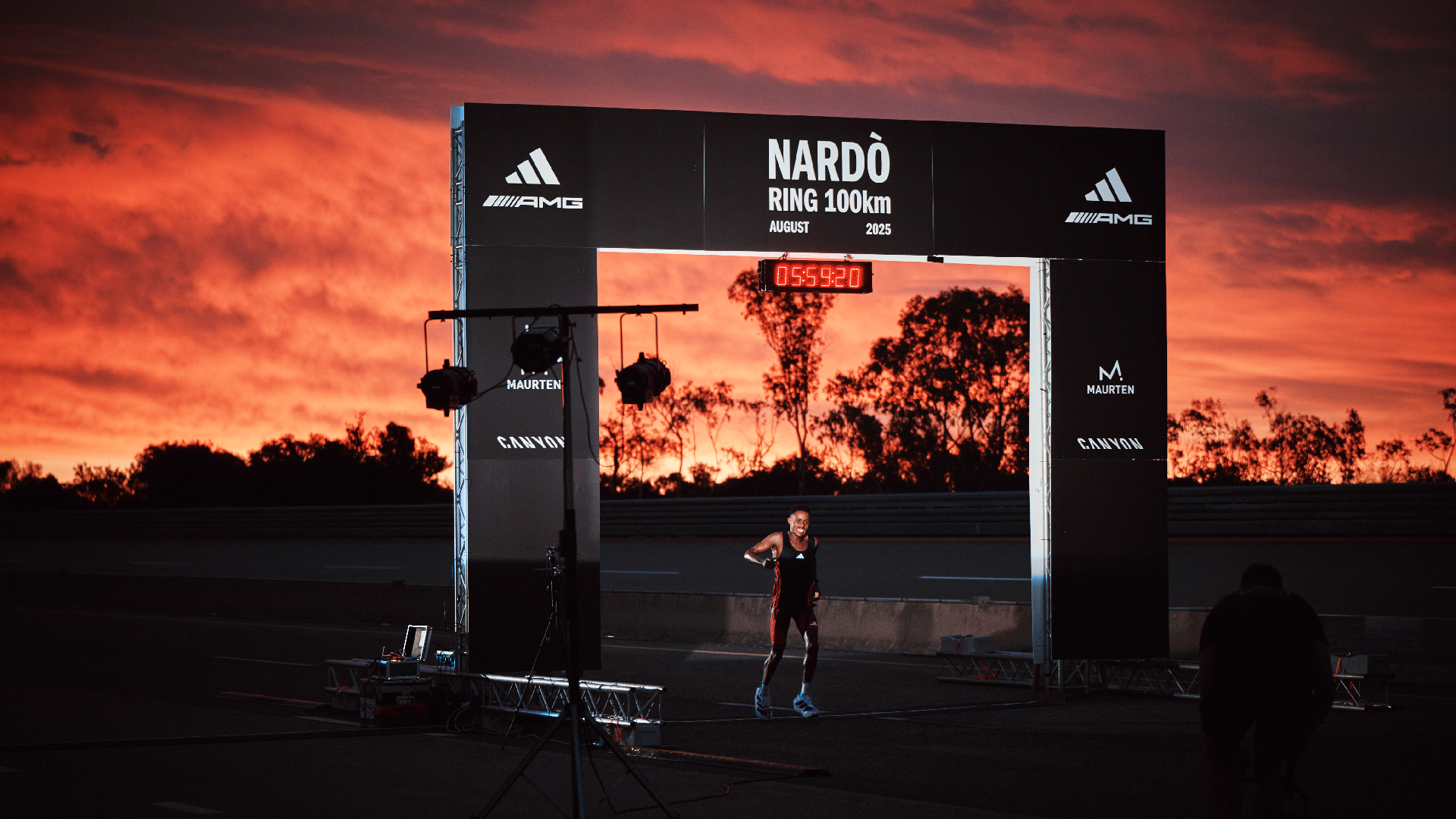 The First Person To Run 100KM In Under Six Hours