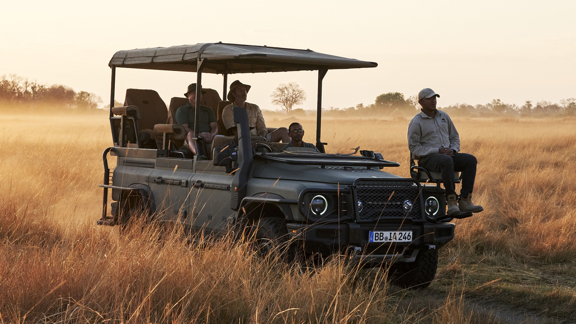 Good Finds: An Off-Roader For Lion Spotting, An Axe For Pizza, & Plenty More