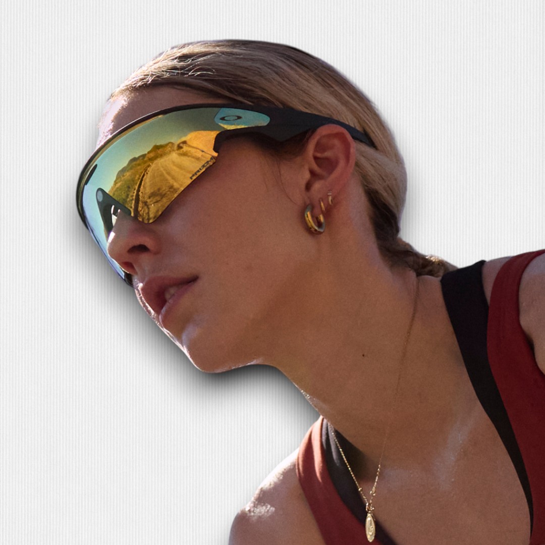 The Thoughtful Christmas Gift Guide To Buying For Her - Oakley Meta Vanguards Prizm 24K