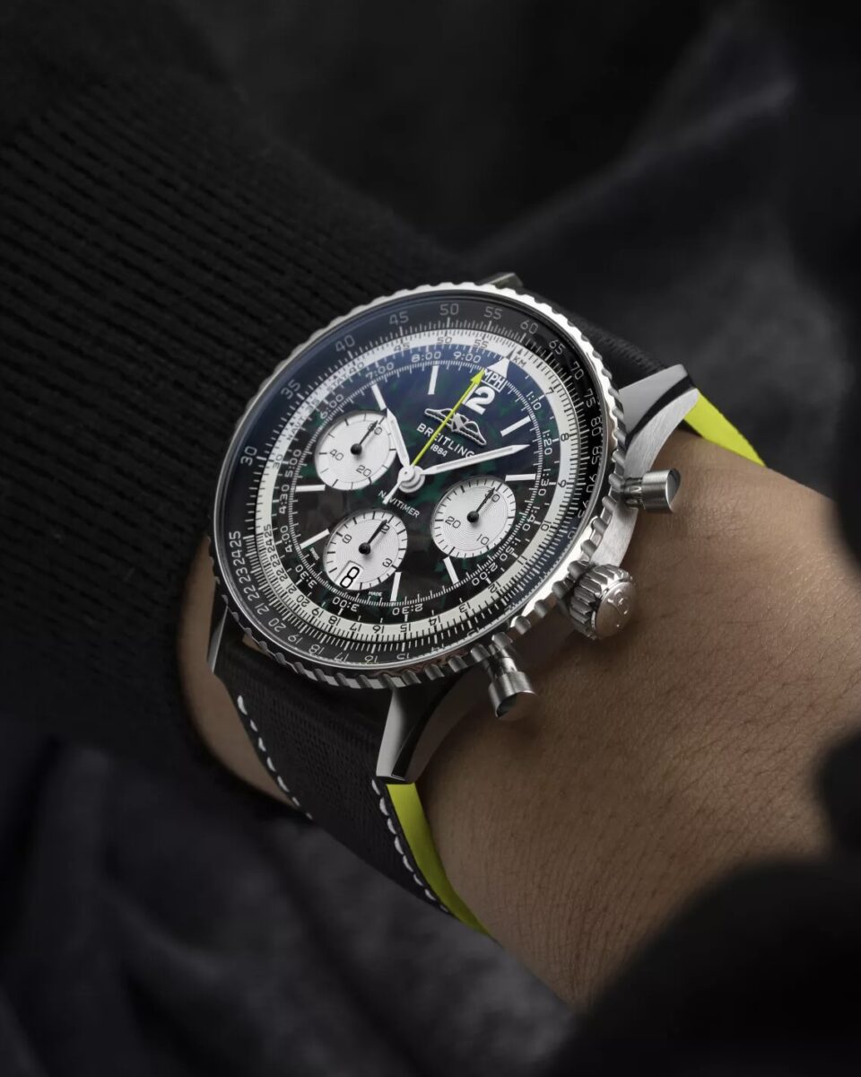 Breitling Navitimer B01 Chronograph 43 Aston Martin Aramco Formula ONE™ Team.