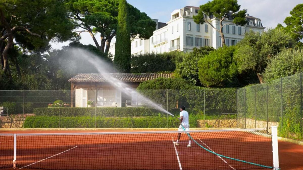 Tennis courts at Hotel du Cap-Eden-Roc, Antibes, France
best hotels in the world