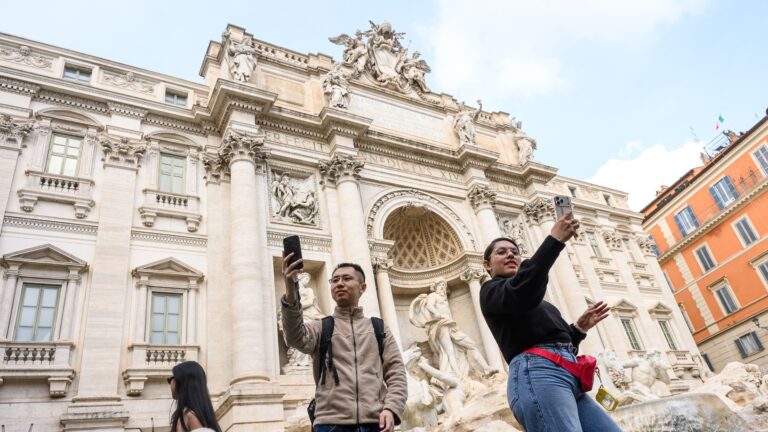 Italy trevi fountain