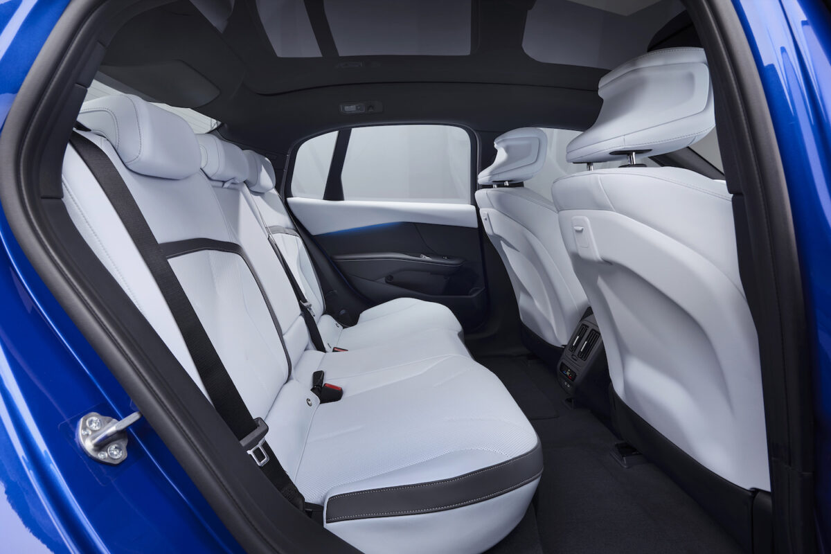 BMW’S New Electric 3 Series interior