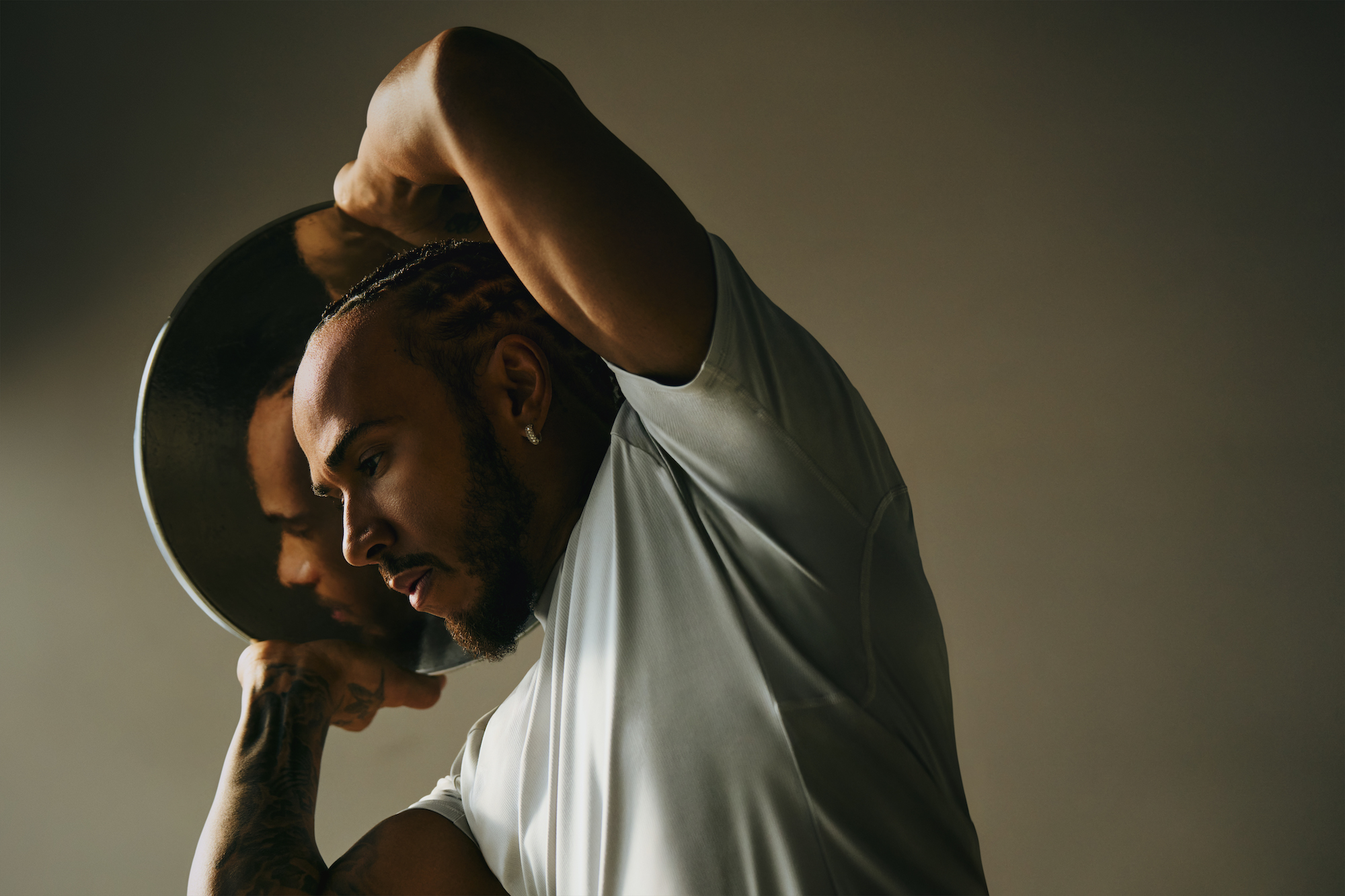 Lewis Hamilton Brings His Lululemon Edit To Melbourne Ahead Of The Australian Grand Prix