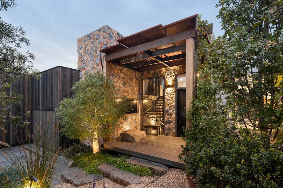 on the market628-630 Park Road, Park Orchards, VIC 3114
