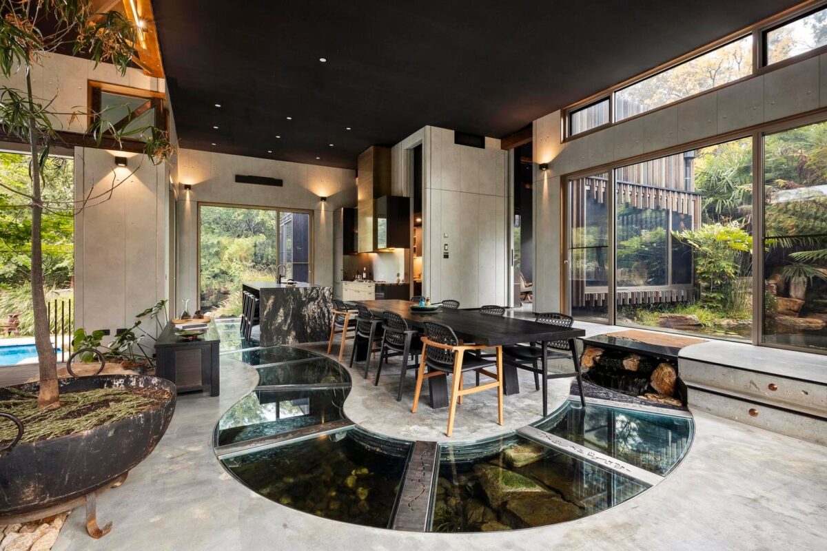 on the market 628-630 Park Road, Park Orchards, VIC 3114
